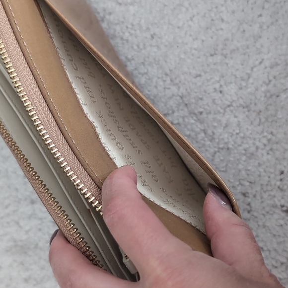 Kate Spade wallet - Picture 5 of 10